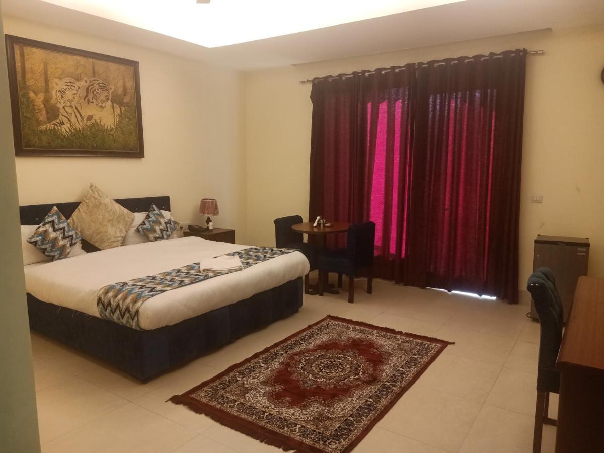 Hotel The Am Bliss غورغاون المظهر الخارجي الصورة
